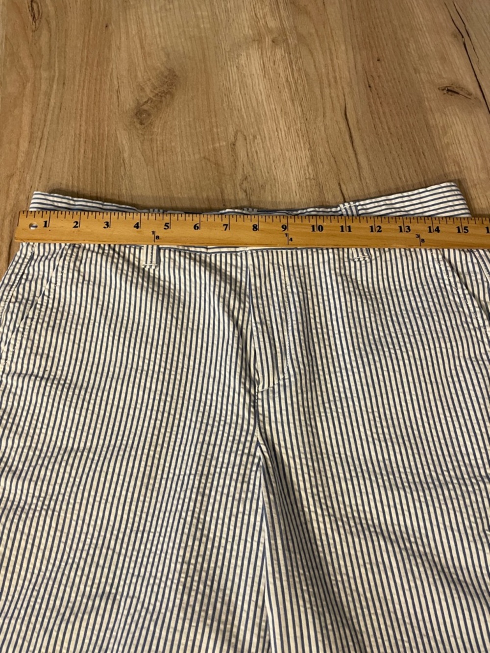 GAP Blue White Striped Bermuda Shorys Womens 4P Preppy Summer - Picture 4 of 6